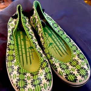 Women’s Size 8.5 Panda Keds